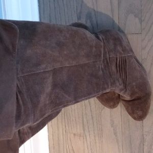 Nine West Suede Boots 7.5 brown. 🔥